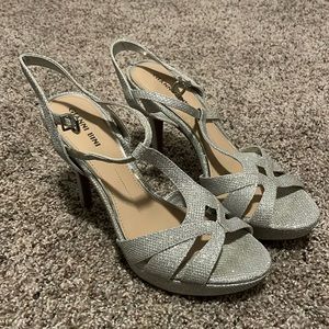 Gianni Bini sparkly silver heels size 8
